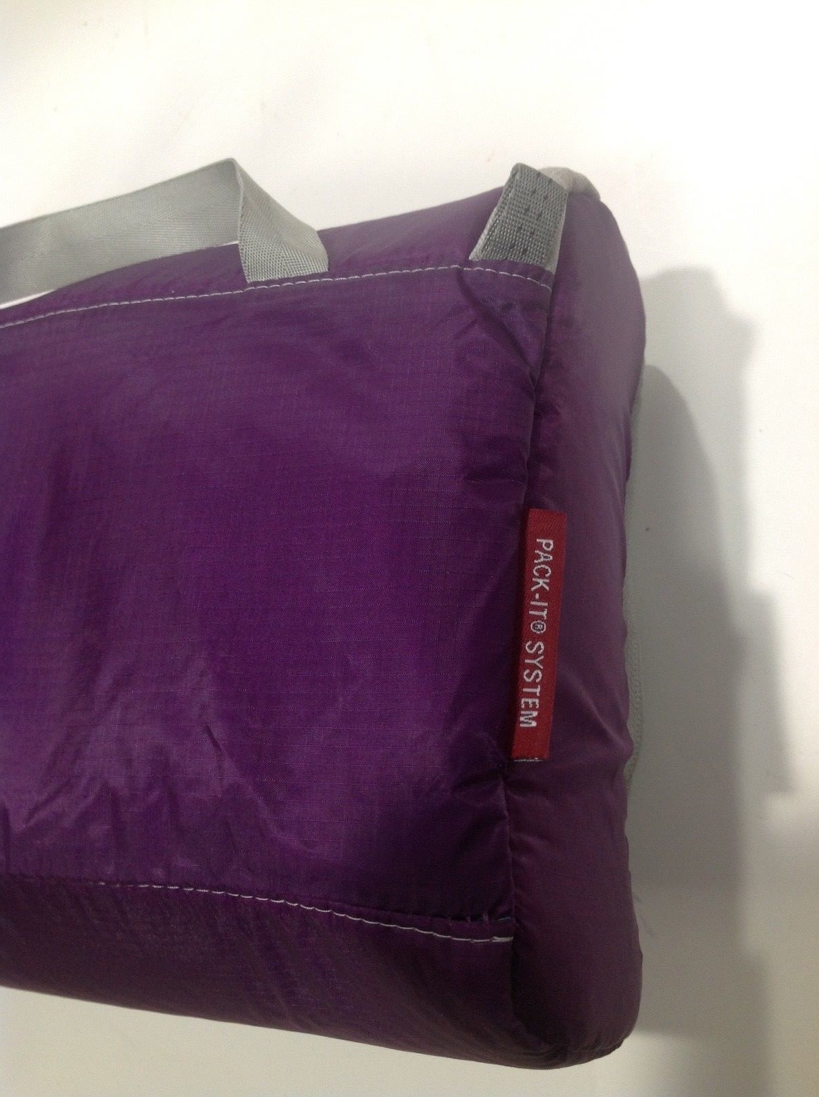 Eagle Creek Pack-It Purple Hanging Handle Toiletry Essential Travel Bag 4x7x10