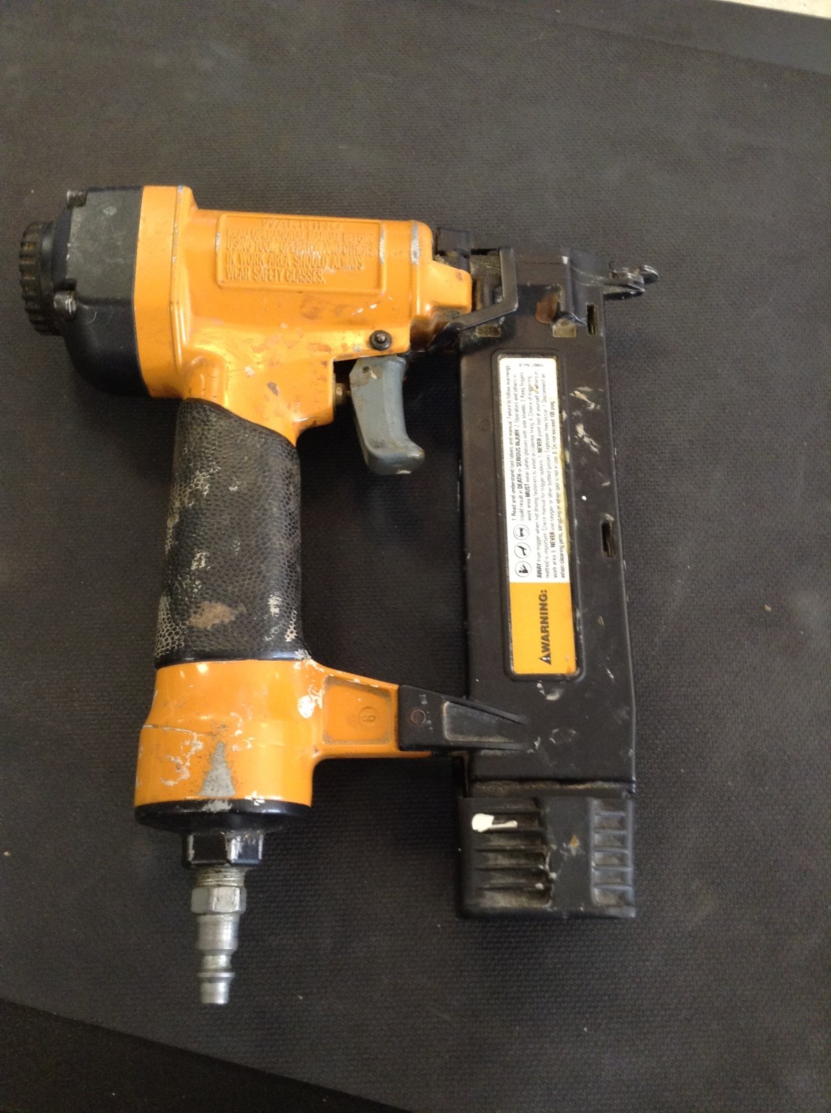 BOSTITCH SB-1842BN 18GA. BRAD NAILER 5/8