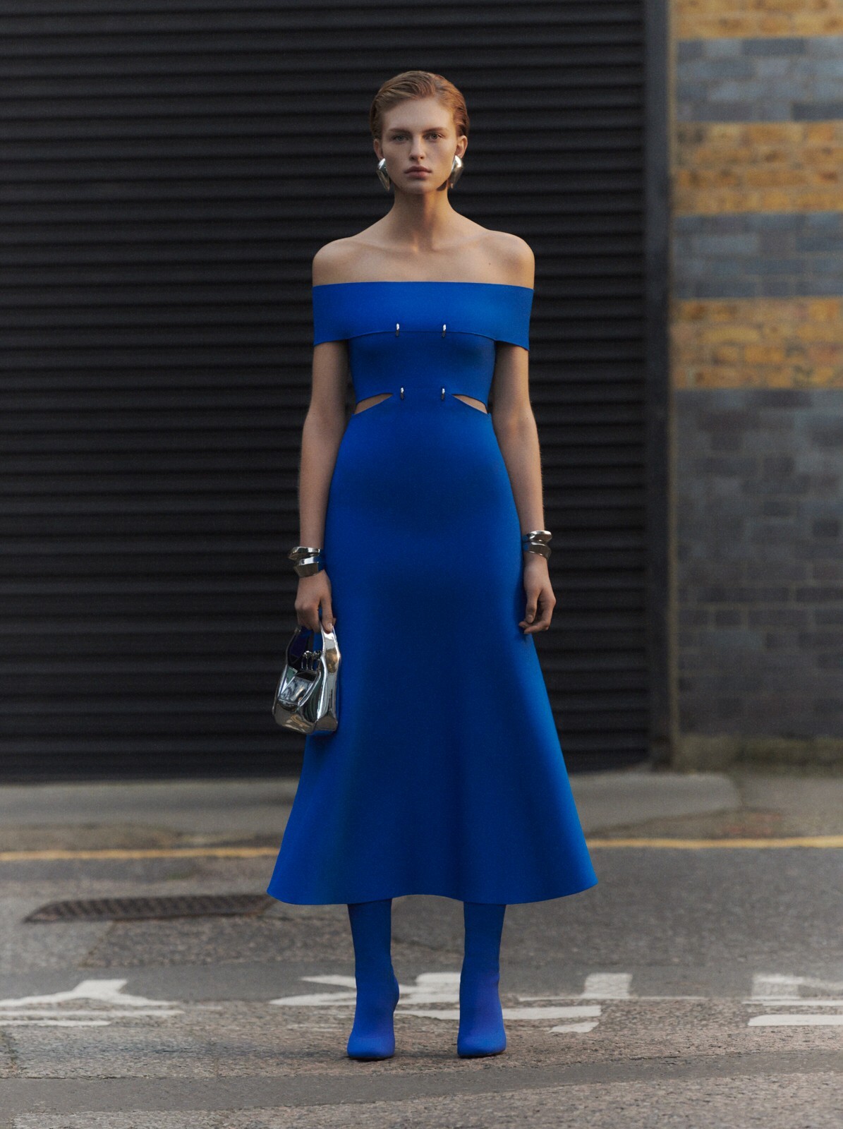 【送料&関税込】Alexander McQueen Off-shoulder Slashed Dress $_57.JPG?set_id=880000500F