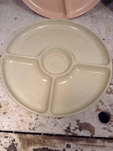4 Vintage Gothamware Divided Melmac Picnic Plates U.S.A. VERY COOL