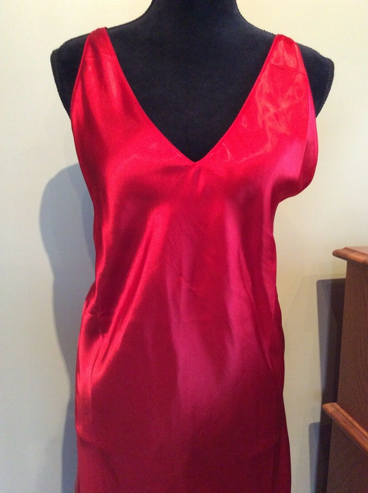 Frederick’s of Hollywood Full Length Red Satiny Gown ROMANTIC Sz M