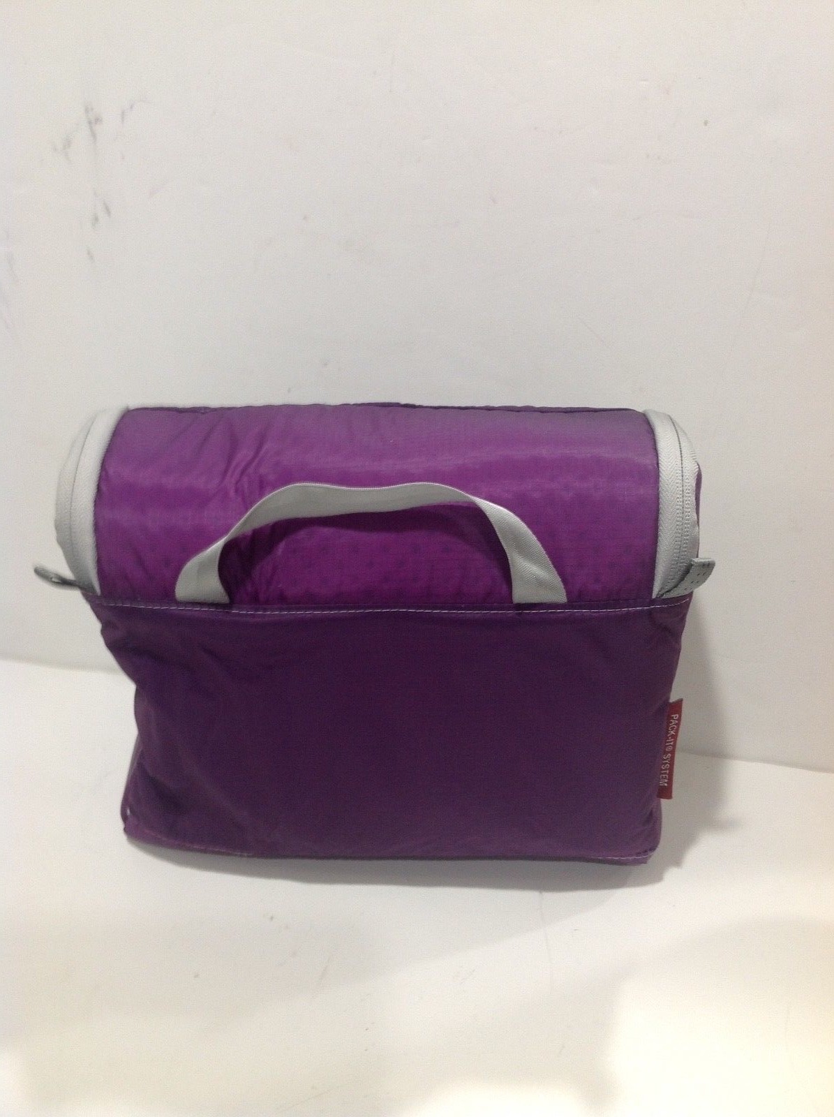 Eagle Creek Pack-It Purple Hanging Handle Toiletry Essential Travel Bag 4x7x10