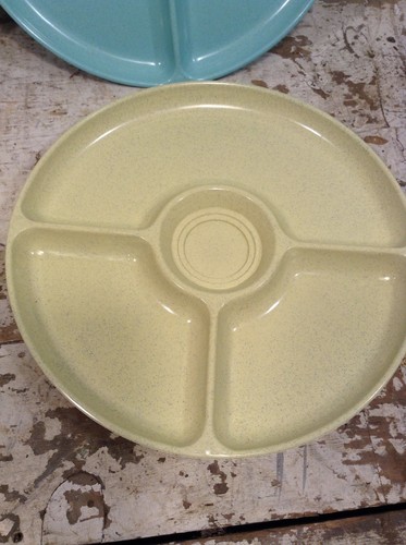 4 Vintage Gothamware Divided Melmac Picnic Plates U.S.A. VERY COOL