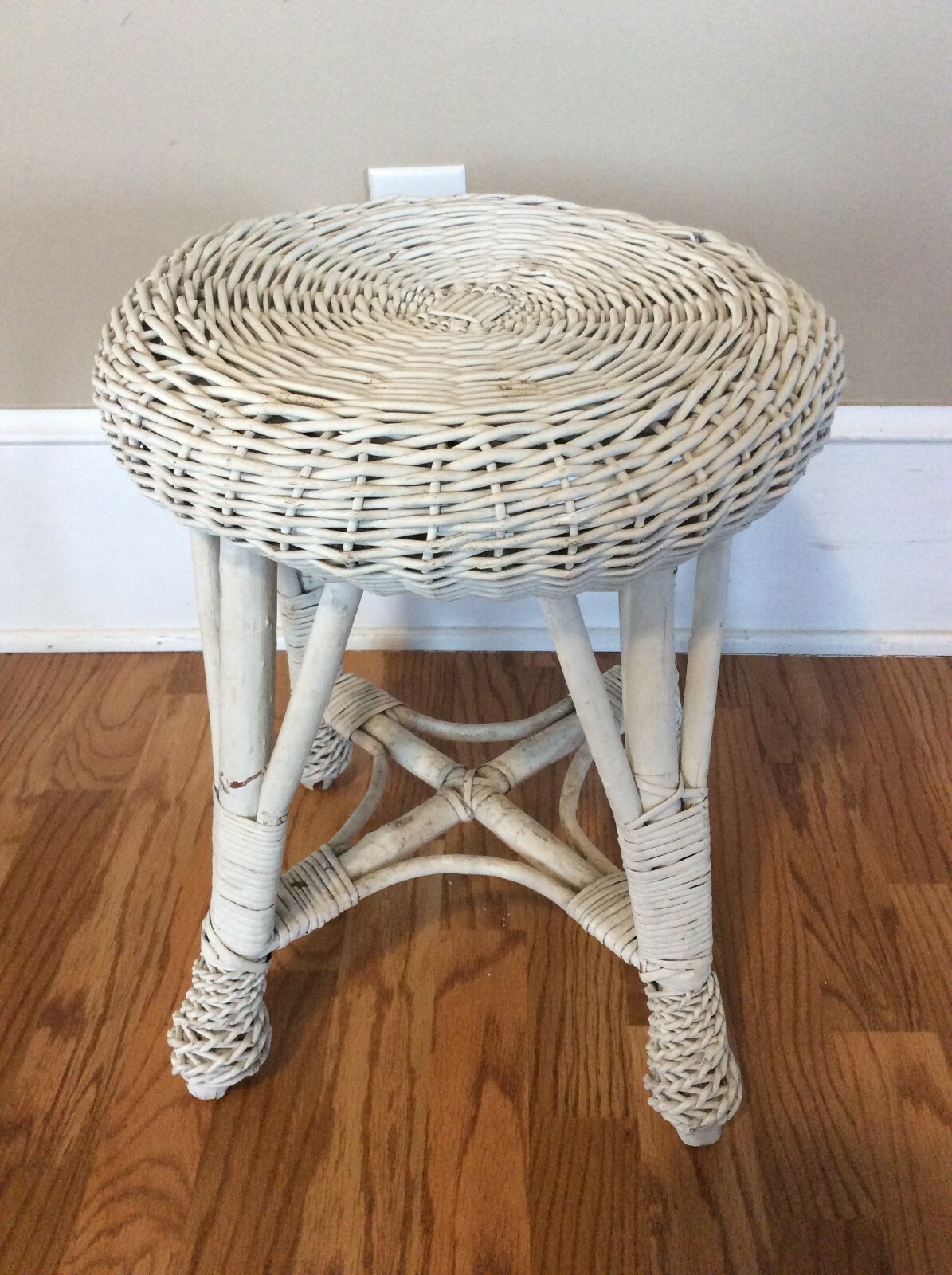 Vintage White Wicker Round Stool Table Stand Shabby Chic