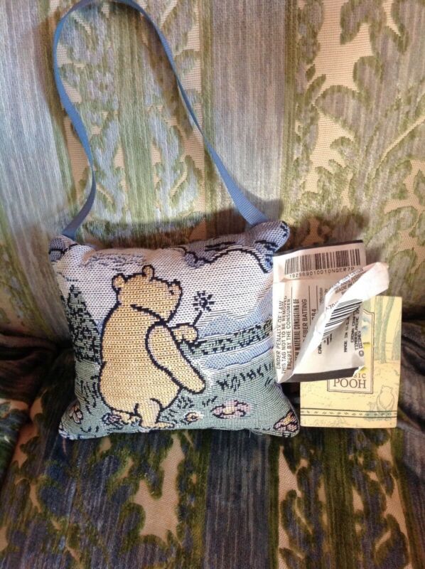 New Disney Classic Winnie the Pooh Goodwin Weavers Knit Embroidered Pillow *WoW*