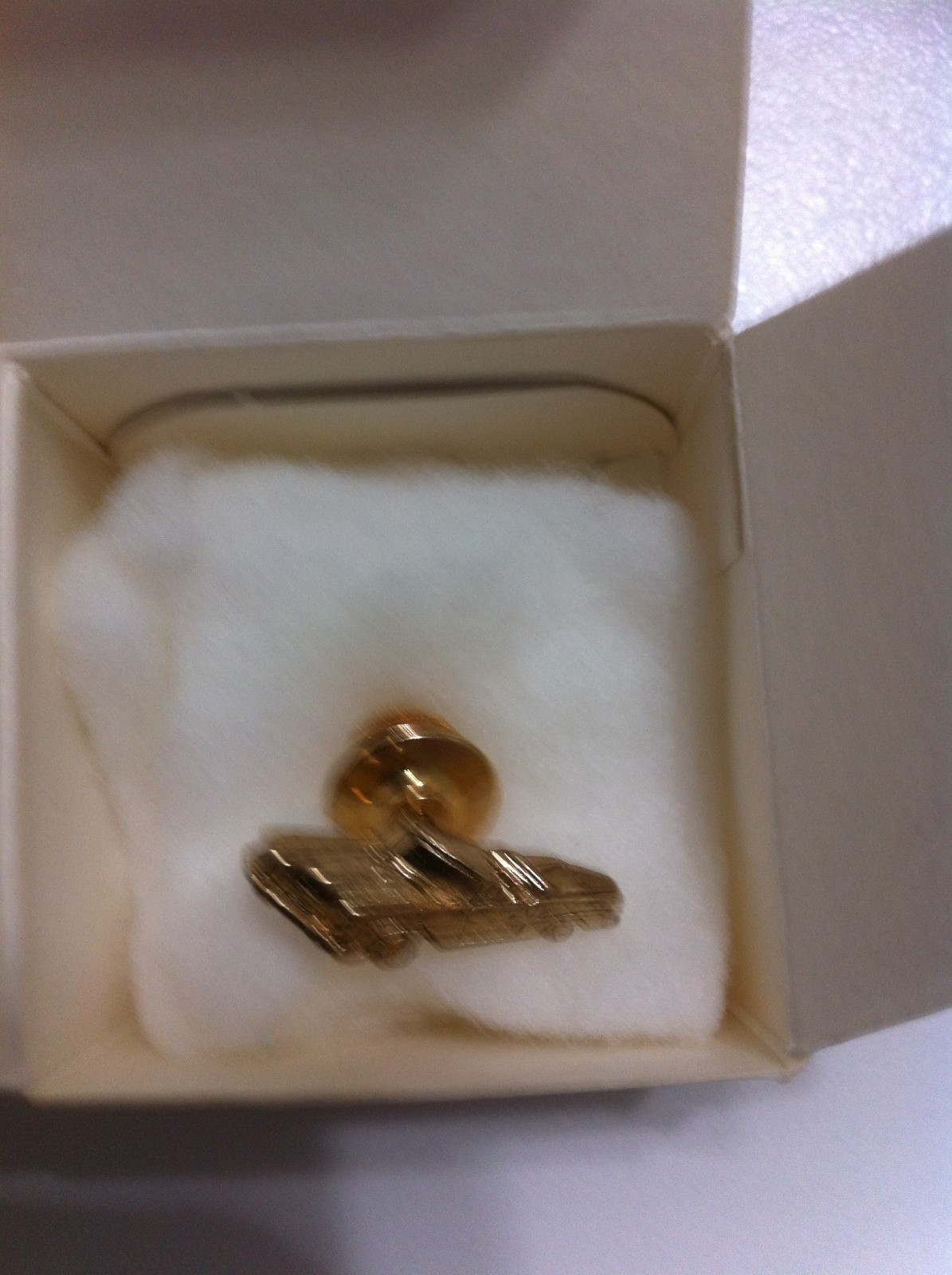 1955 Chev Convertible--Avon Tack Pin