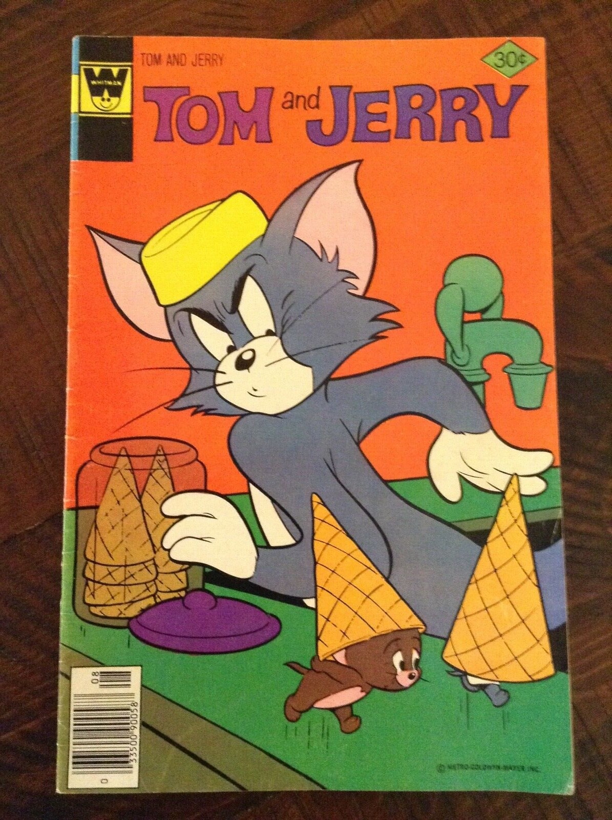 Tom and Jerry　洋書 Amazon.com: TOM AND JERRY (STICK & STACK 213): 9788427868601