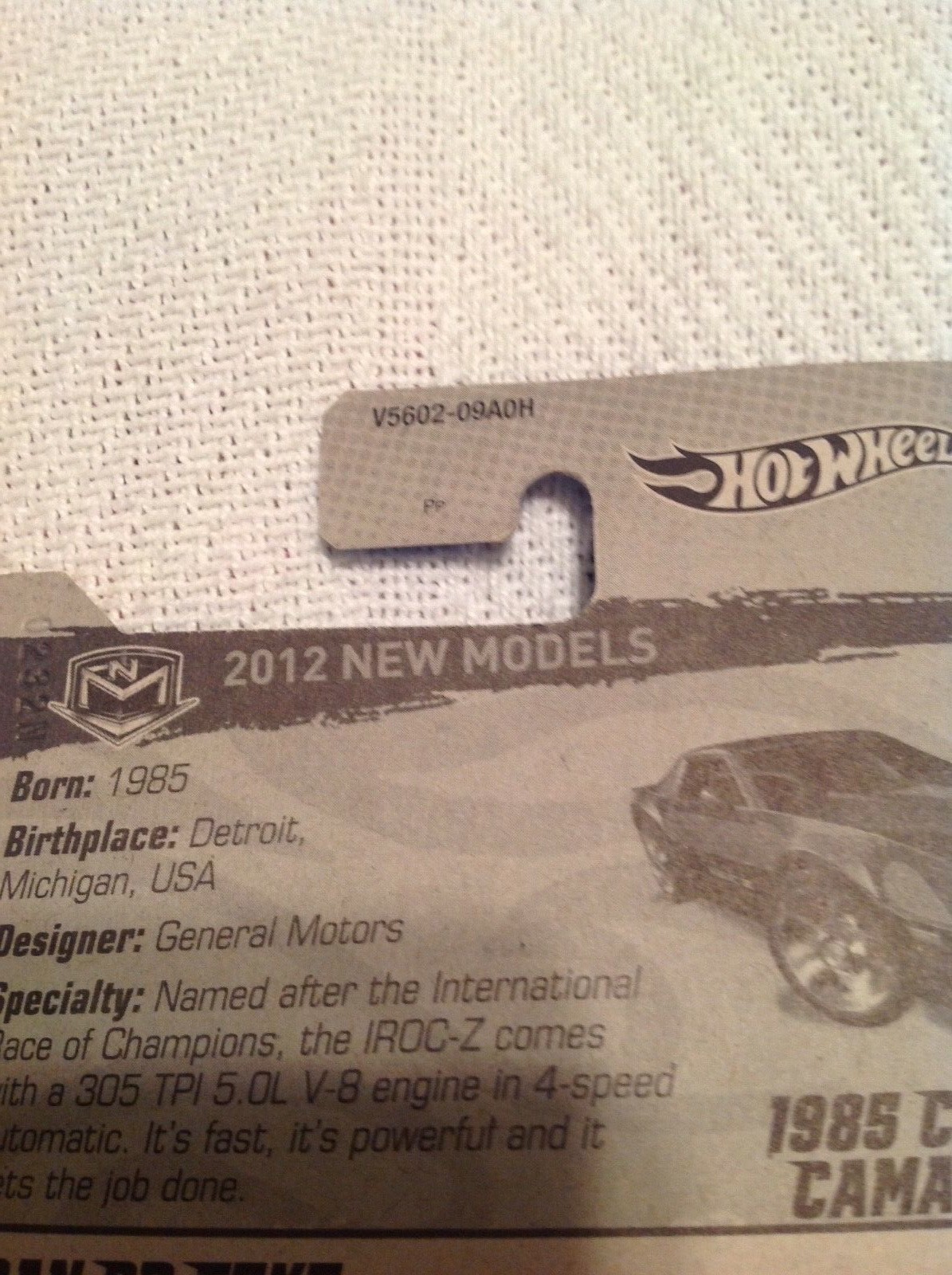 HOT WHEELS  1985 Chevrolet Camaro IROC-Z - 22/50 - V5602-09A0H - 2012 NEW MODELS