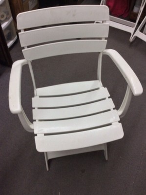 Kettler 2 Venezia Arm Chairs, 2 Venezia Side Chairs, Resin White Folding Chairs