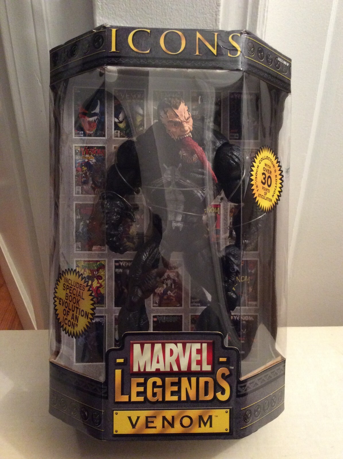 MARVEL LEGENDS VENOM ICONS フィギュア Amazon.com: MARVEL LEGENDS ICONS VENOM COLLECTOR'S EDITION