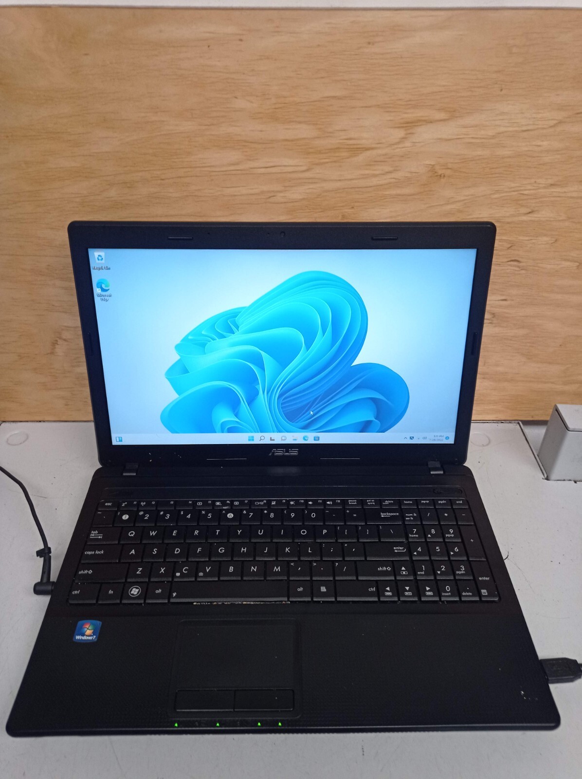 Asus K54C Intel Pentium B960 2.2 GHz 8 GB RAM 320 GB HDD