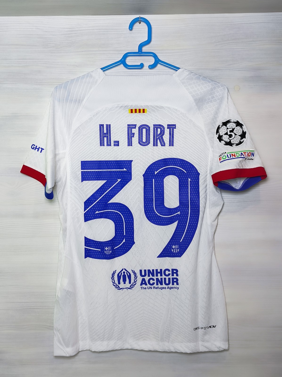 FC Barcelona ユニフォーム　新品　現地購入 Nike Barcelona Home KIDS Jersey 2023-2024