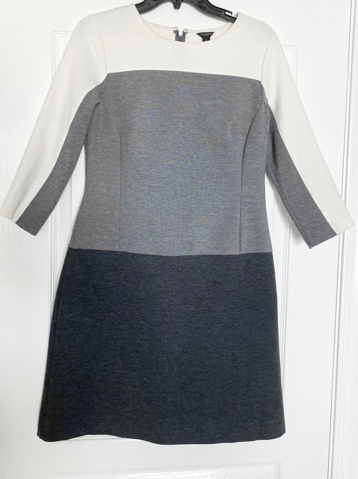 

ANN TAYLOR Цвет слоновой кости Хизер Серо-угольный трикотажное платье в полоску с цветными блоками, Multicolor