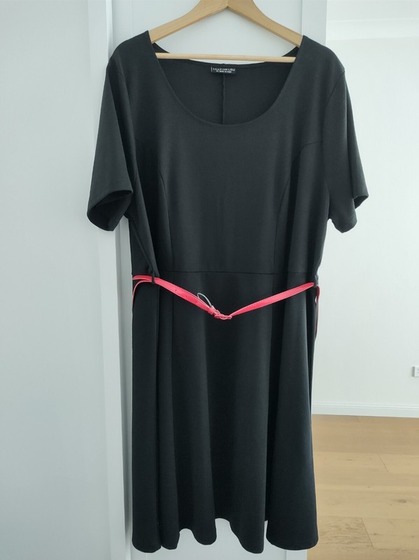 Lilly & Lou Ladies Plus Size 26 Black Skater Dress With Red Belt