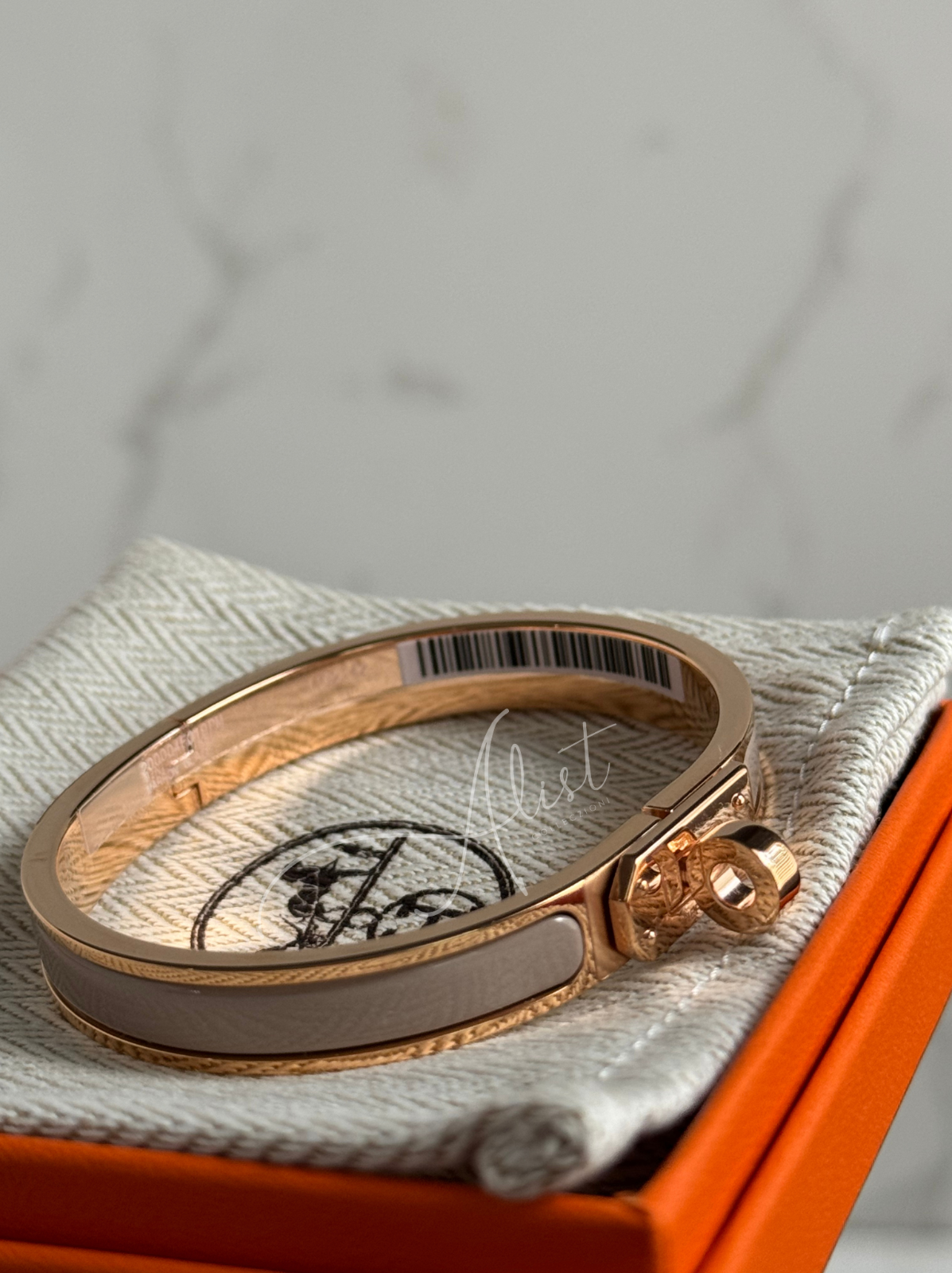 アクセサリー LORO line bangle 01 gold LORO line bangle 01 gold