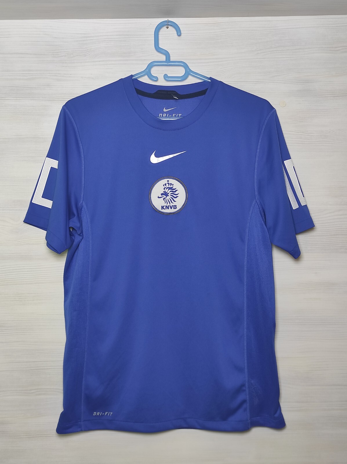 NETHERLANDS (HOLLAND) 2010 TRAINING SHIRT NIKE 377350-493