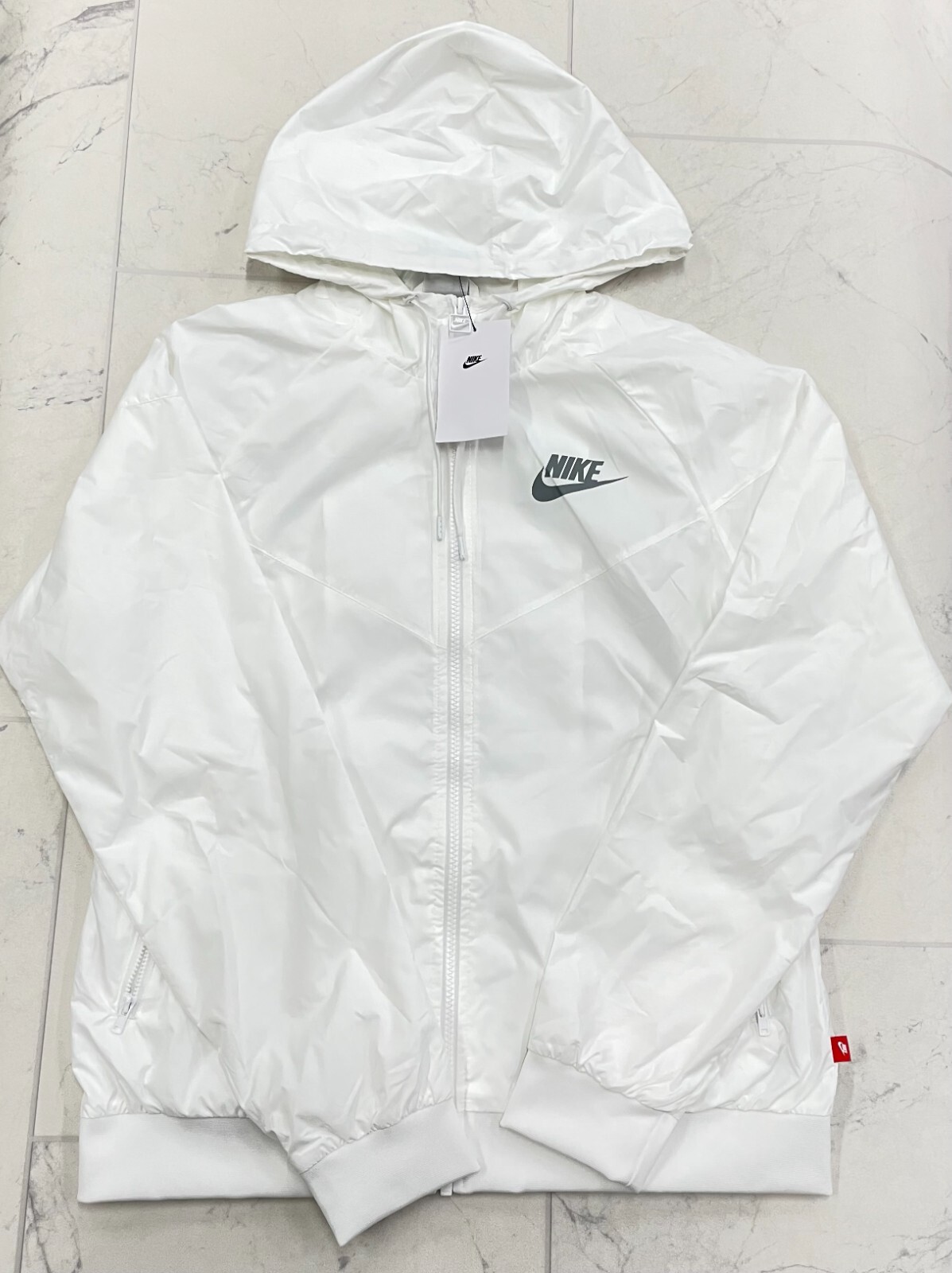 NIKE ウィンドブレーカー Sサイズ ホワイト　emmi Nike Women's Sportswear Essential Woven Jacket - Size Small