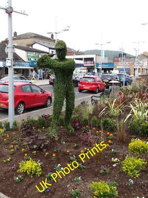 Photo 6x4 Topiary Golfer outside Lidl in Railway Street, Newcastle Newcas c2015
