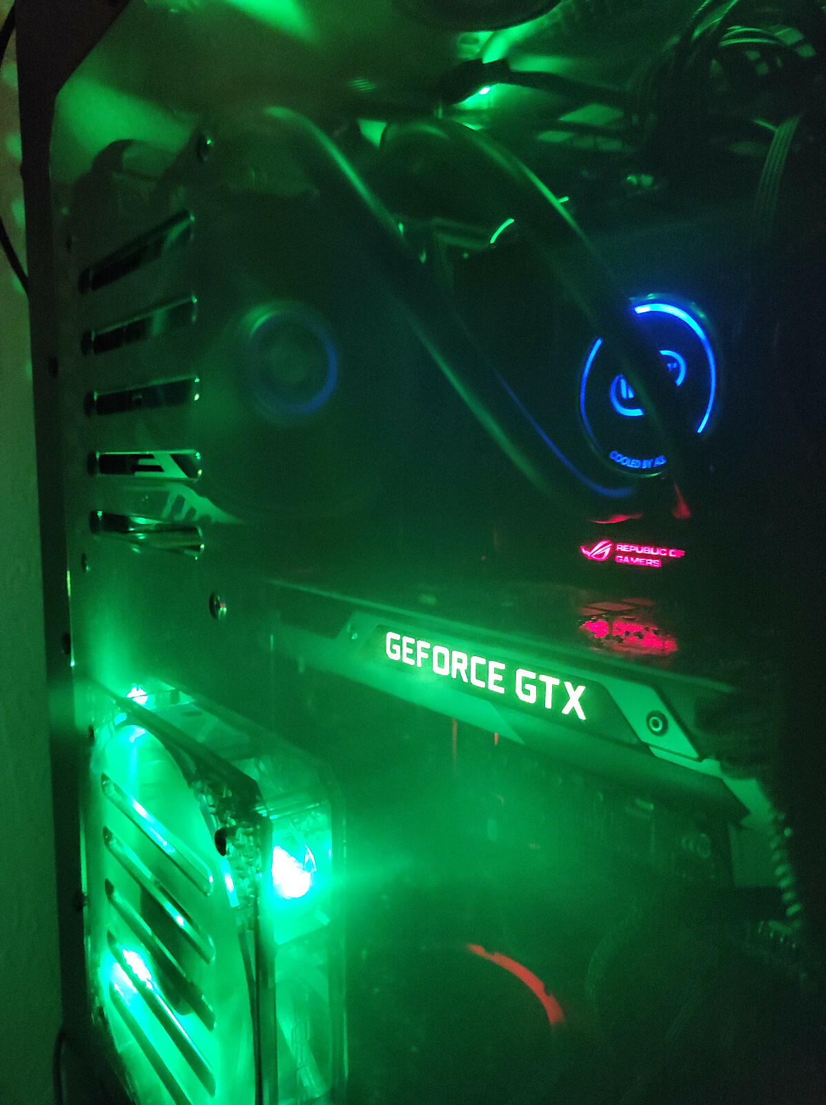 High End Gaming PC - GTX Titan Black, 32GB RAM, i7,  ASUS ROG, Wasserkühlung TOP