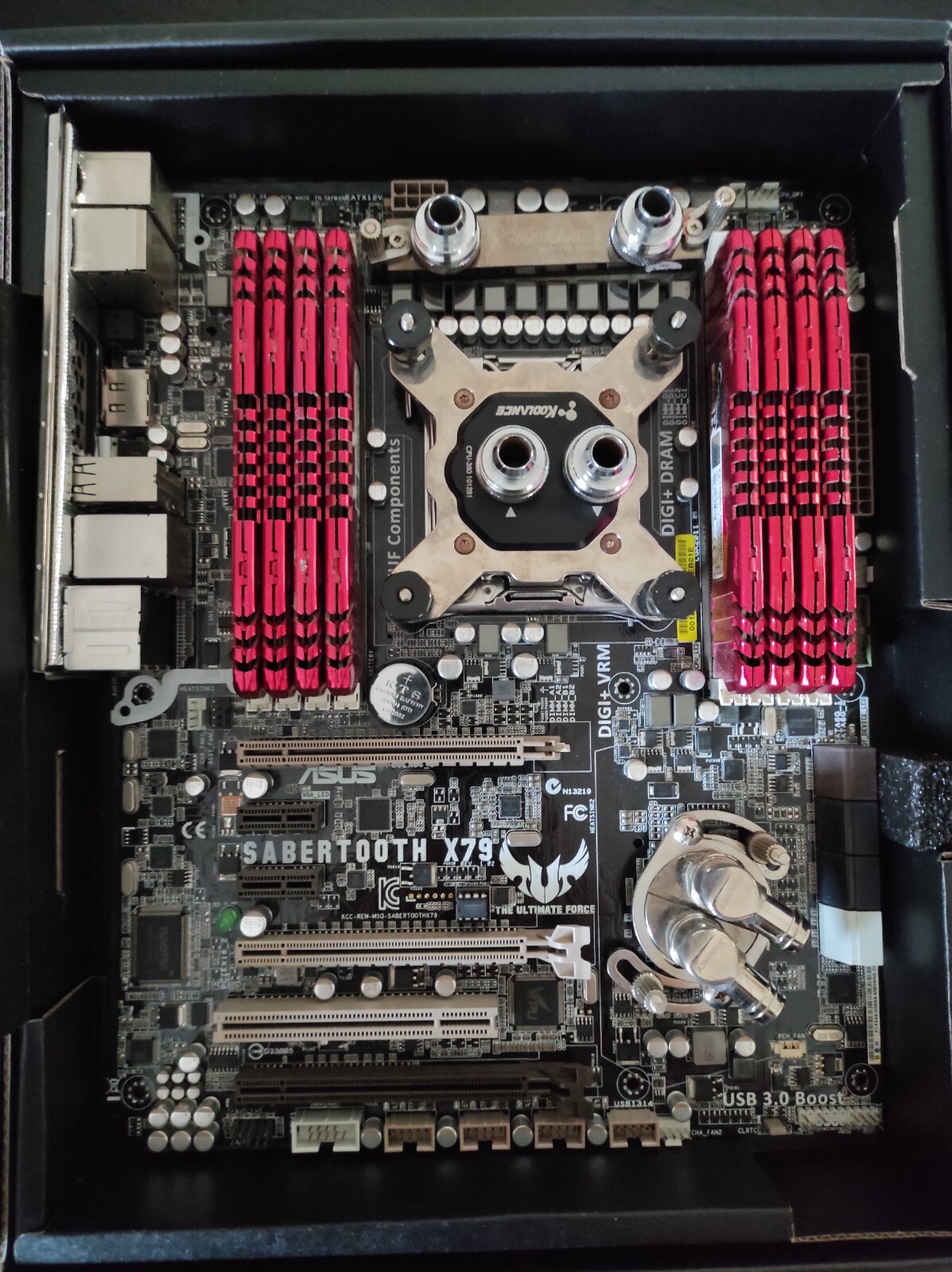 ASUS TUF SABERTOOTH X79セット ASUS Sabertooth X79 TUF with 3930K and 64GB G.SKILL DDR3