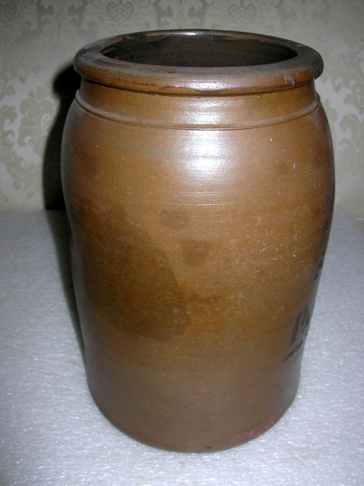PALATINE WEST VIRGINIA STONEWARE  2 GALLON CROCK  T.D. HARDEN