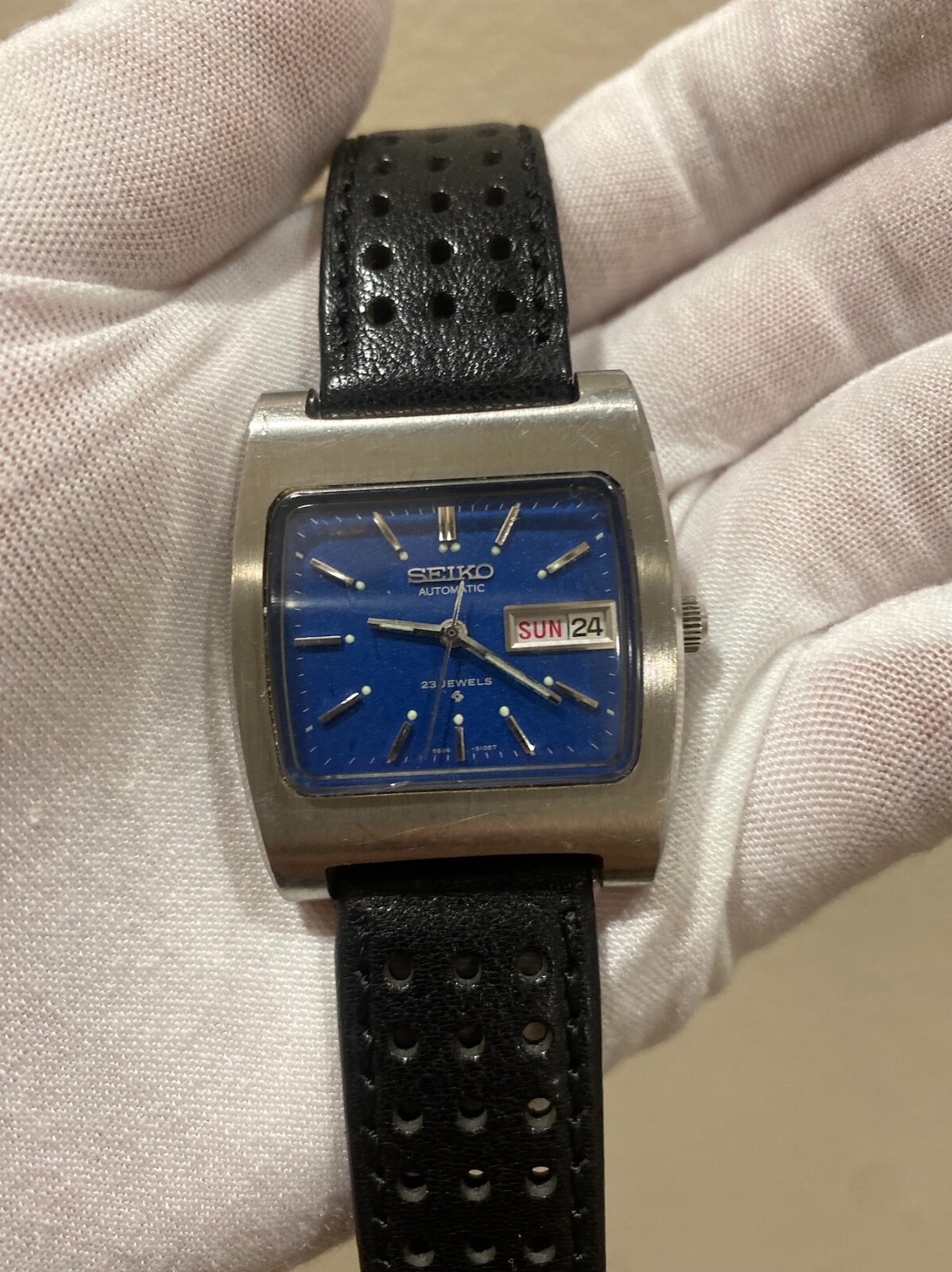 ★ビンテージSEIKO2320-5040★薄型32mm★ VINTAGE SEIKO Quartz SGP 0843-5040 man watch – Long's Fine