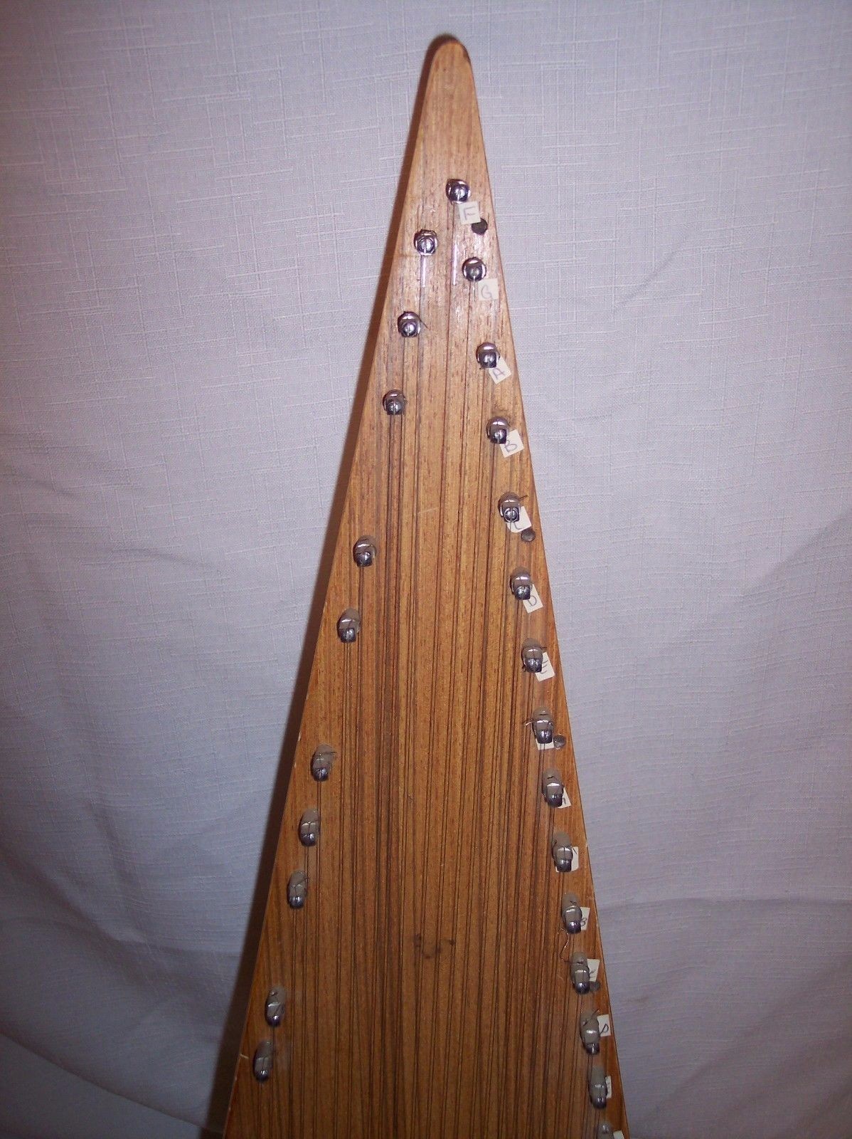 VINTAGE 23 INCH  32 STRING V OR WEDGE SHAPED Bowed Psaltry Lap Harp Dulcimer