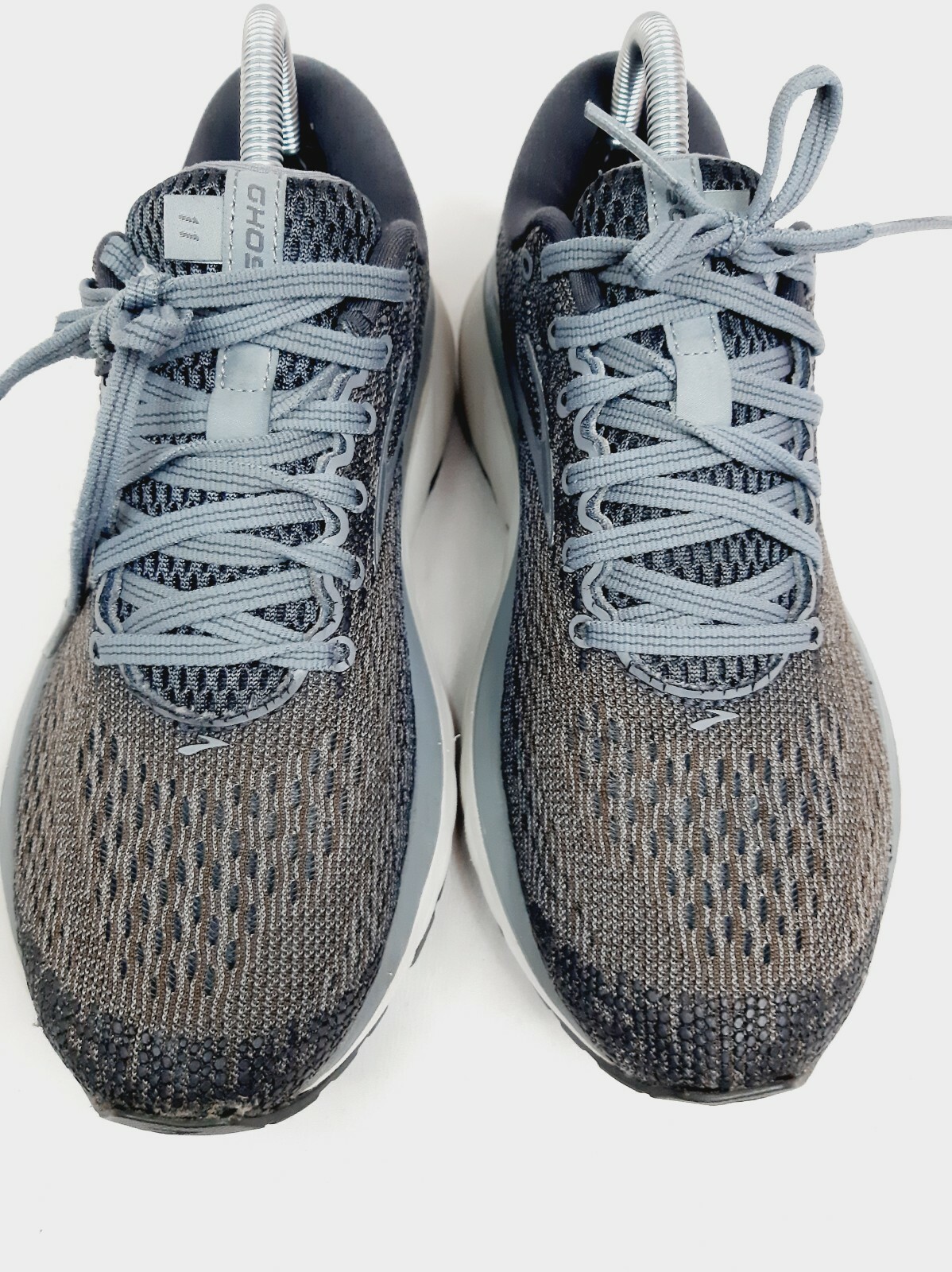brooks grey shoes