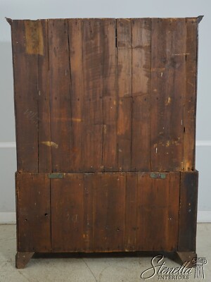 F65770EC: English 18th Century Antique Oak Linen Cabinet	