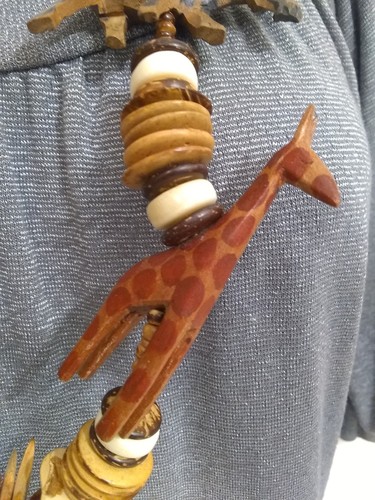 Vintage Safari Carved Wood Cheetah Lion Giraffe Zebra Rhino Necklace FREE SHIP
