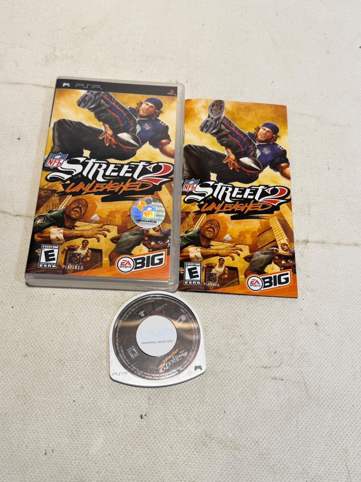 NFL Street 2: Unleashed (Sony PSP, 2005) Case Manual and Game