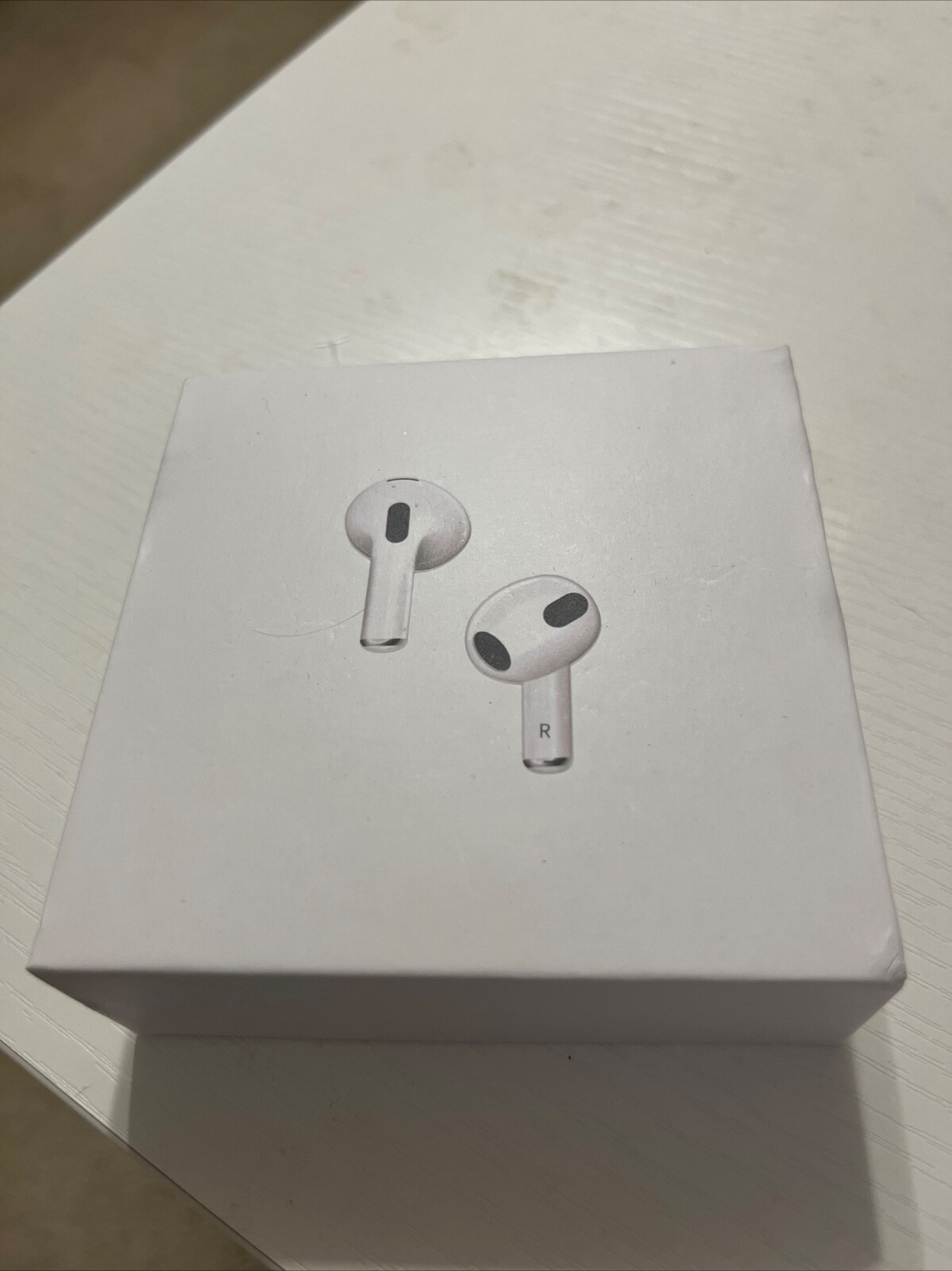 AirPods ケース ホワイト Apple AirPods 3rd Generation Replacement Charging Case