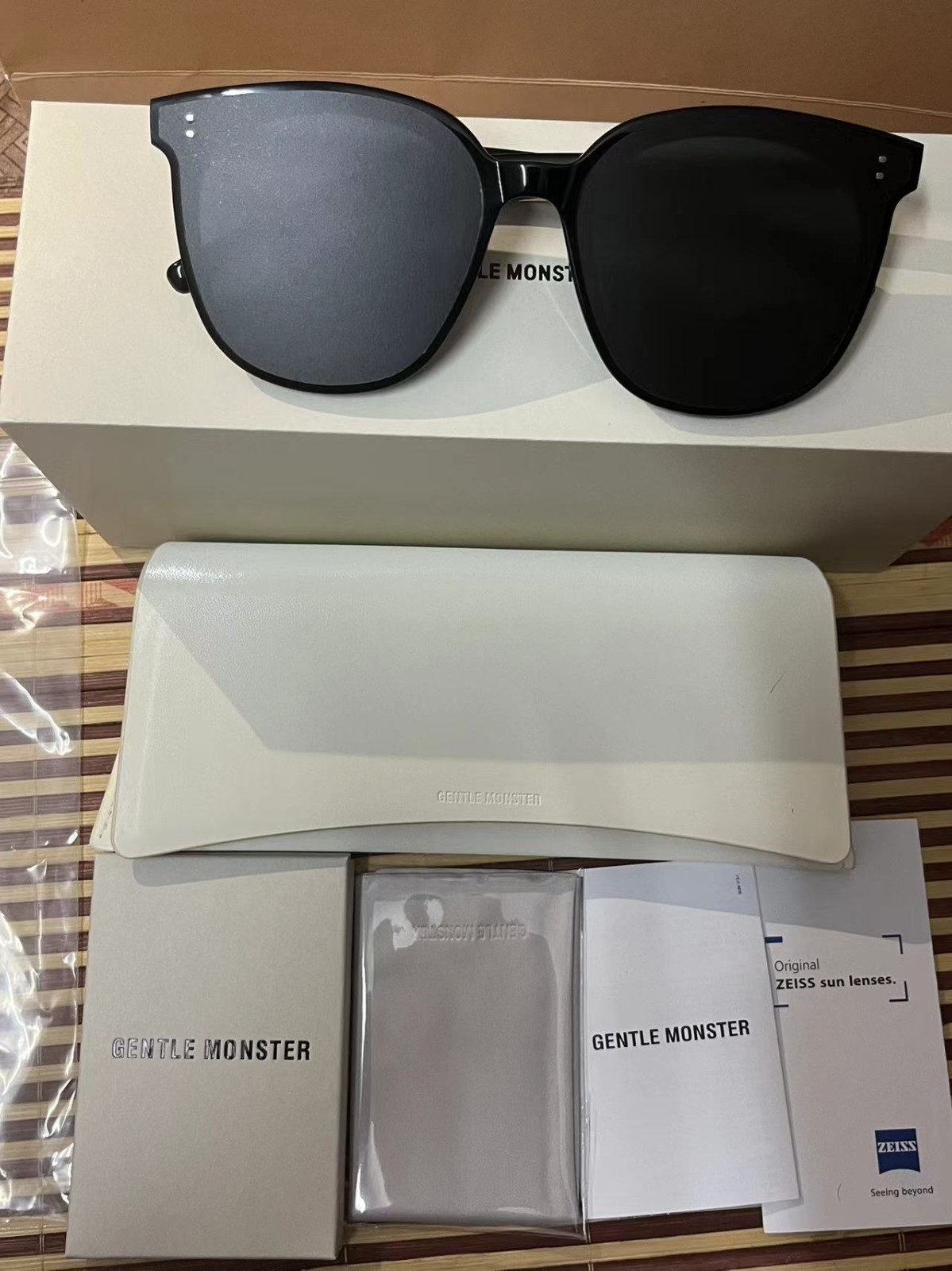 小物 GENTLE MONSTER MYMA-01 MYMA-01 – Feature