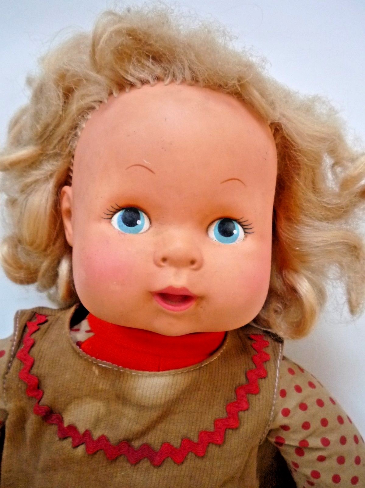 Hasbro 1975 Walking Baby Loves You 18 Inch Doll