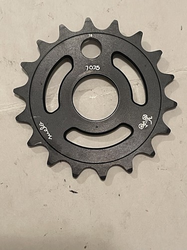 3-PIECE BMX クランクSUELO V3 CRANK SET 160MM 22T BMX CRANK KIT