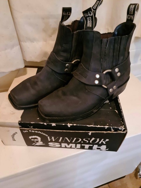 windsor snakeskin boots