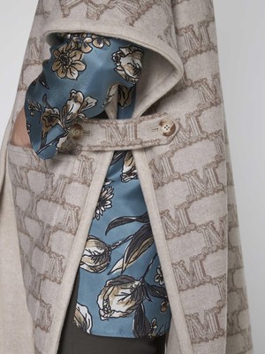 Pre-owned Max Mara Zenica Cashmere And Wool Reversible Cape In Beige
