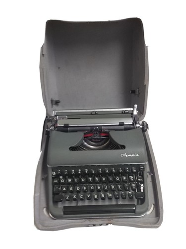 1957 Vintage Deluxe Olympia Typewriter with Case | eBay