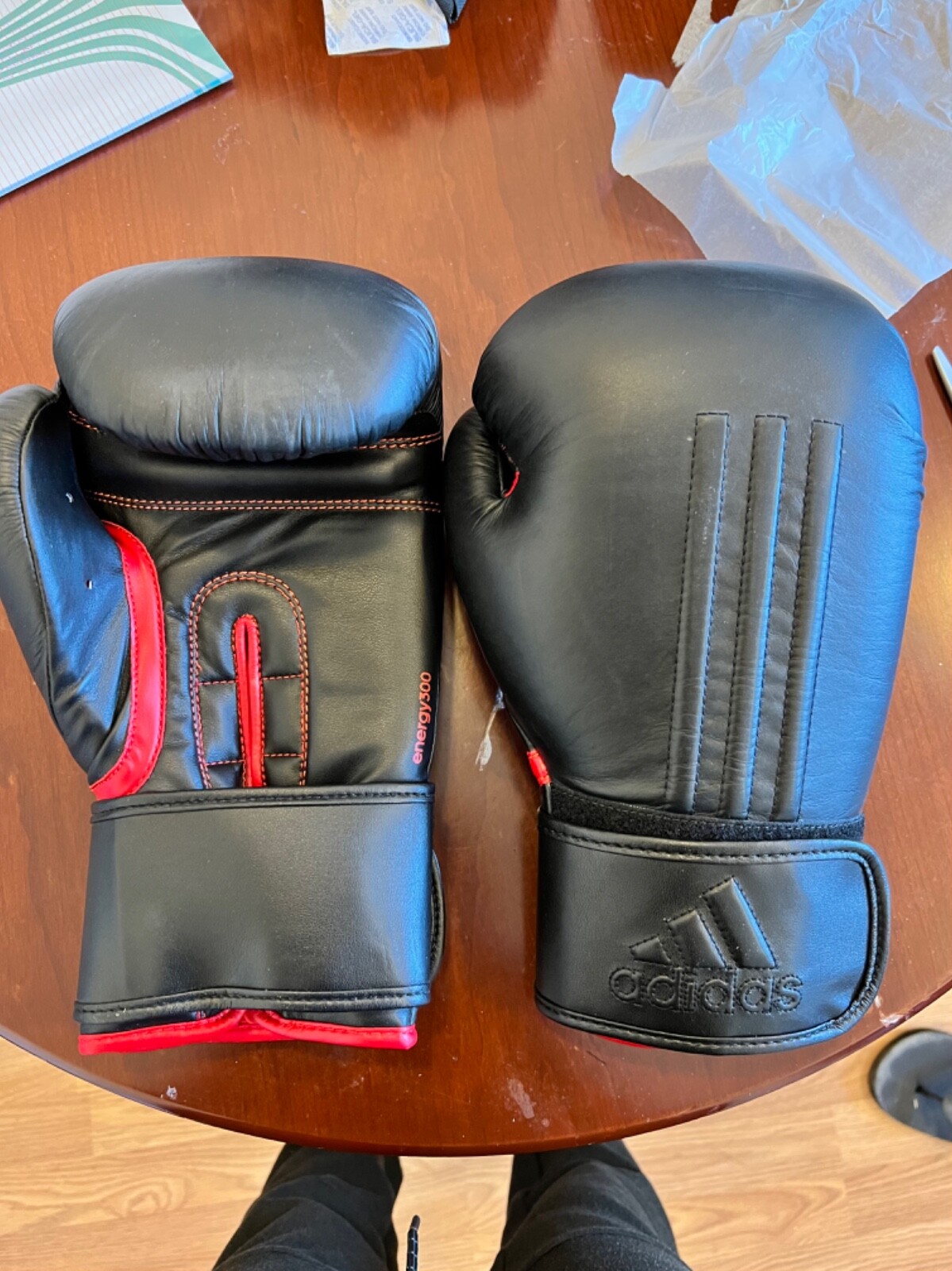 Боксерские перчатки adidas Hybrid 100