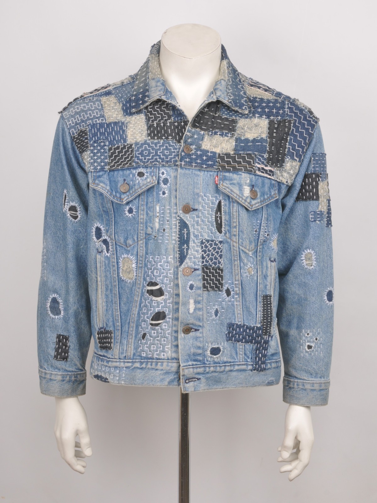 【Levi's】Vintage patchwork denim jacket Levis Vintage Fit Leather Patchwork Trucker Jacket Size