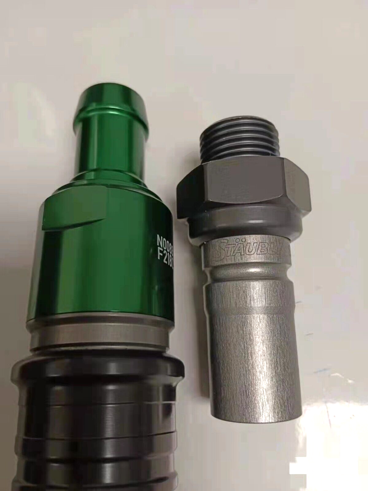 Natsu728　ボルコム Amazon.com: Genuine Subaru 808106180 PT120297 Bolt, 1 Pack