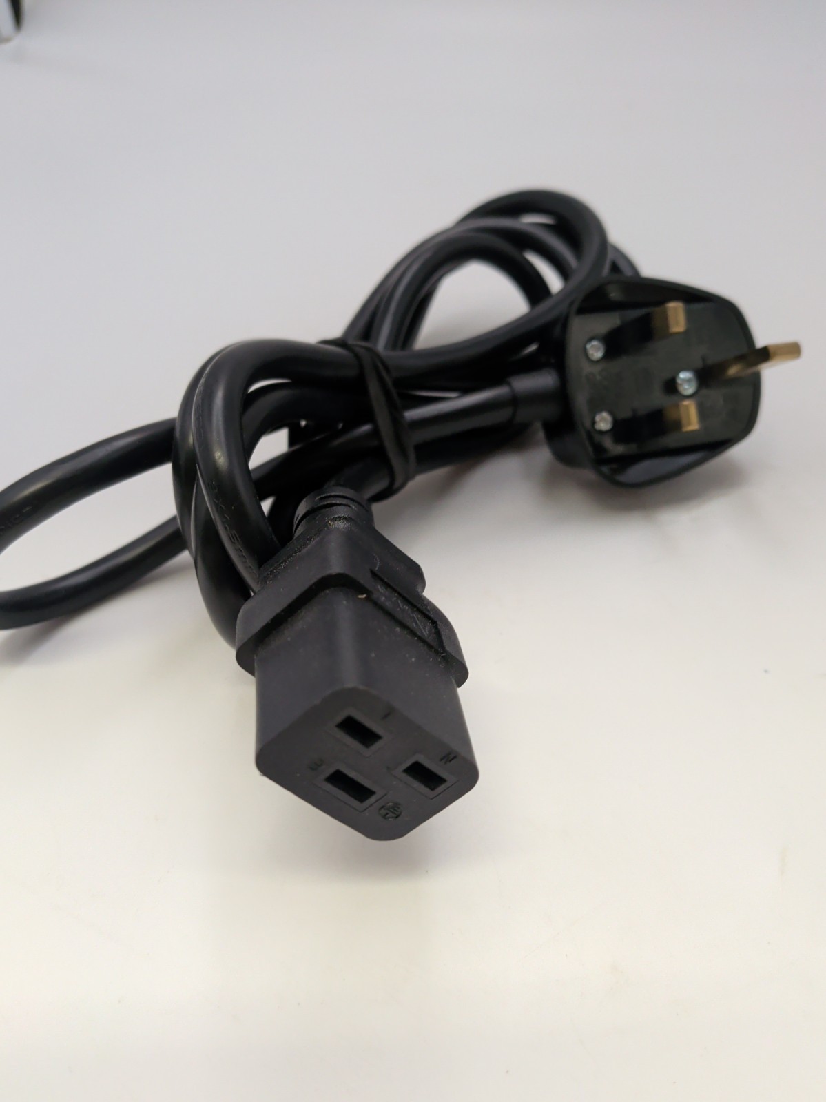 Type G Plug BS 1363 Charger Power Adapter UK 3-Pin Wall Charging Plug