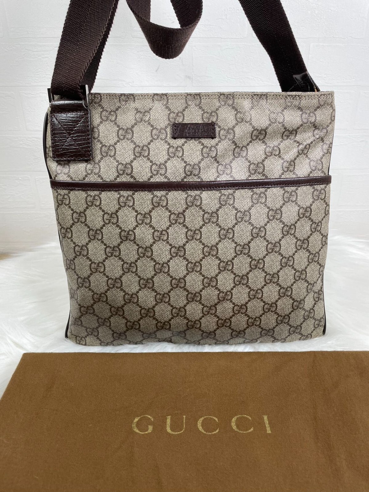 GUCCI メッセンジャーバッグ GUCCI （未使用 展示品）グッチ ウェブ メッセンジャー