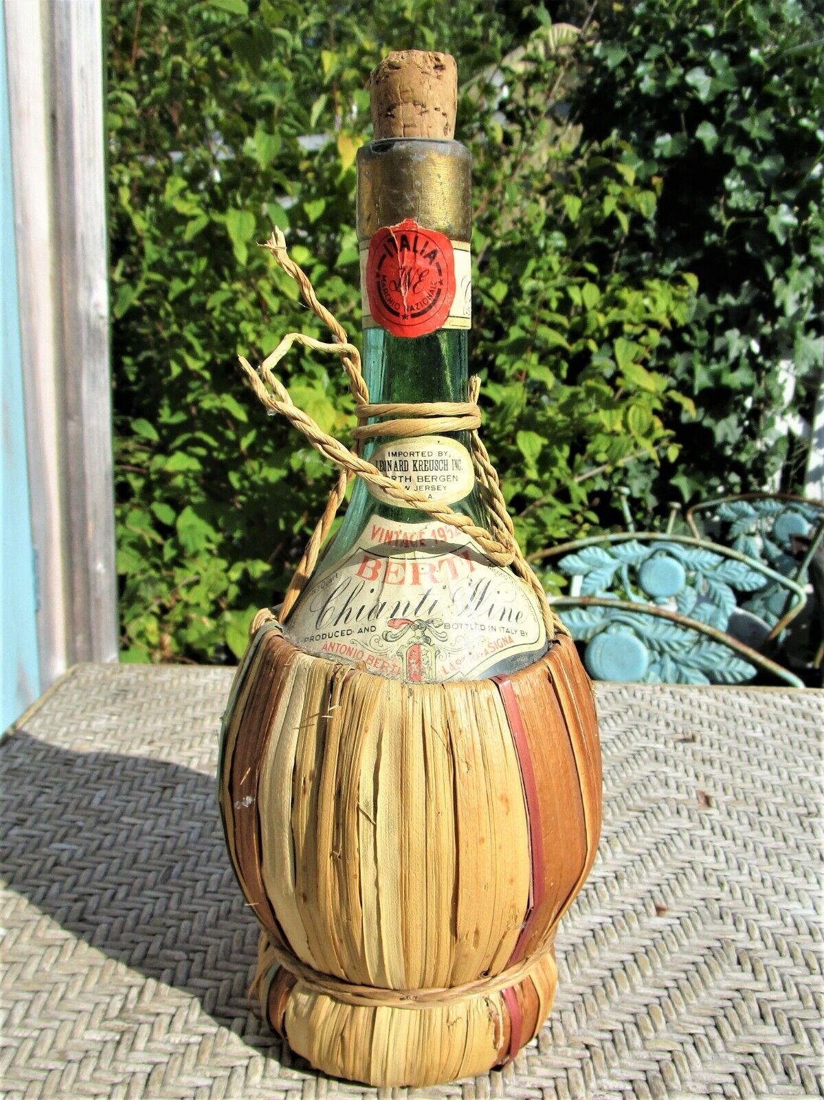 Vintage Italy 1952 Berti Chianti Wicker Wrap Green Glass Vintage Italy 1952 Berti Chianti Wicker Wrap Green Glass