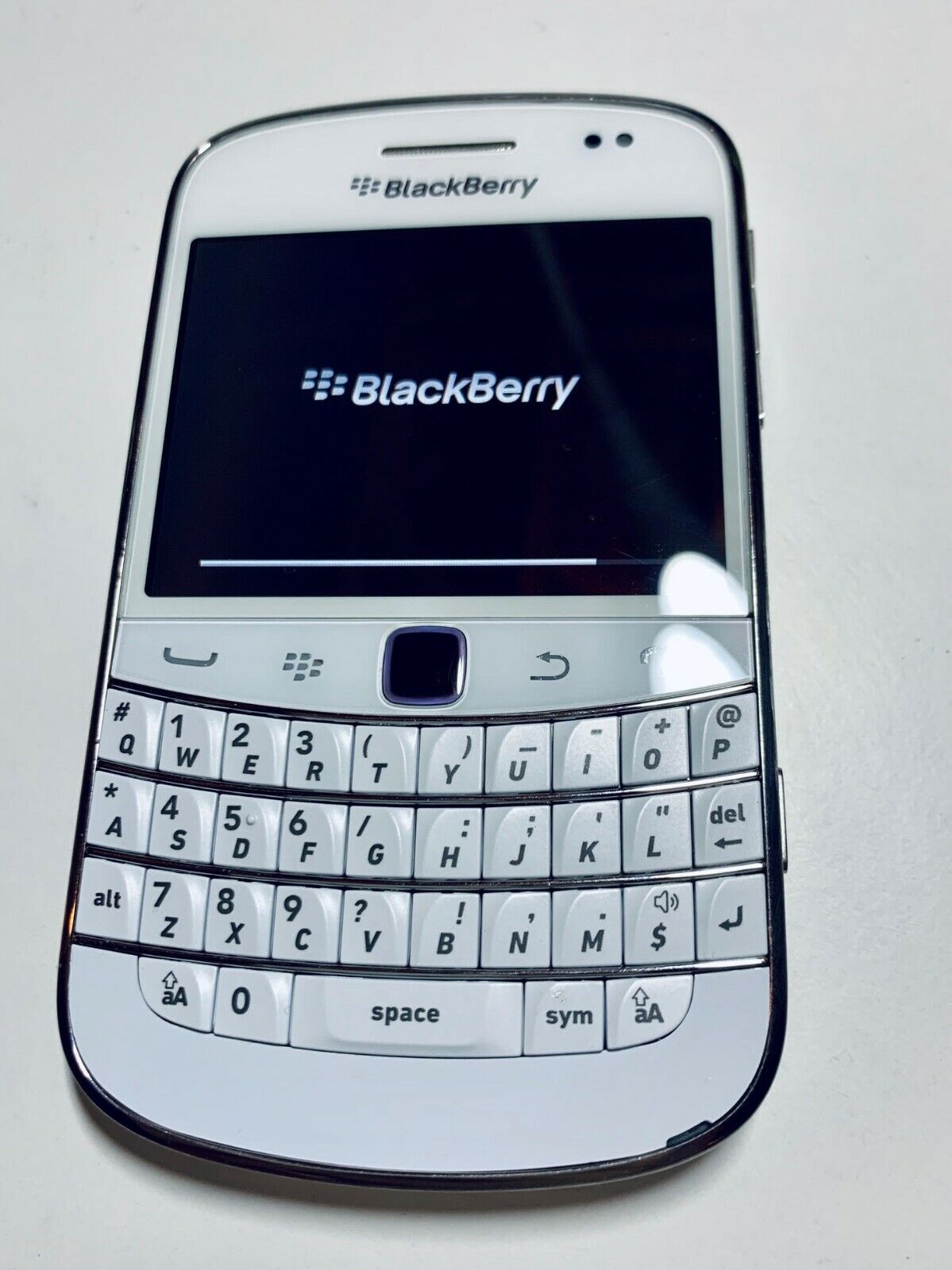 BlackBerry Bold 9900 8GB -(WHITE) + (Unlocked)+ ON SALE BlackBerry Bold 9900 8GB -(WHITE) + (Unlocked)+ ON SALE