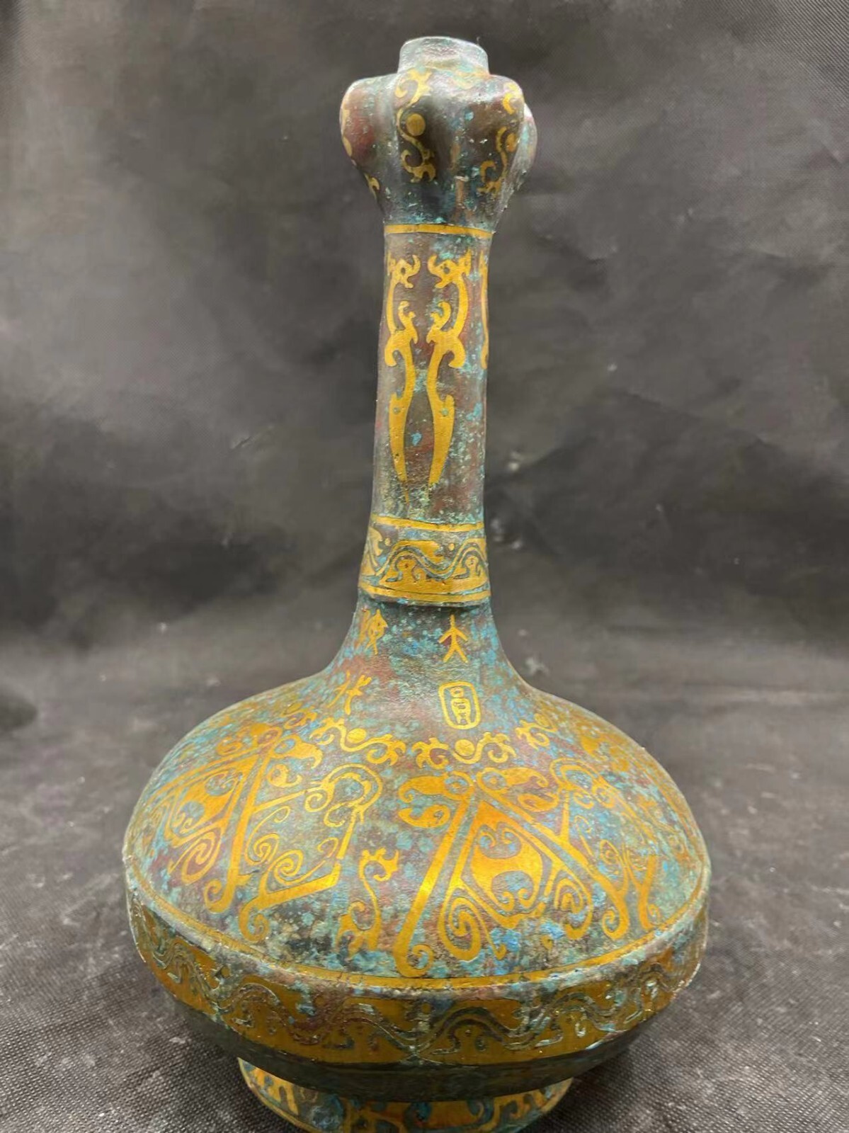 中国古美術· 旧蔵収純銅胎鎏金龍官帽・龍髪冠・聚財置物・高浮彫り