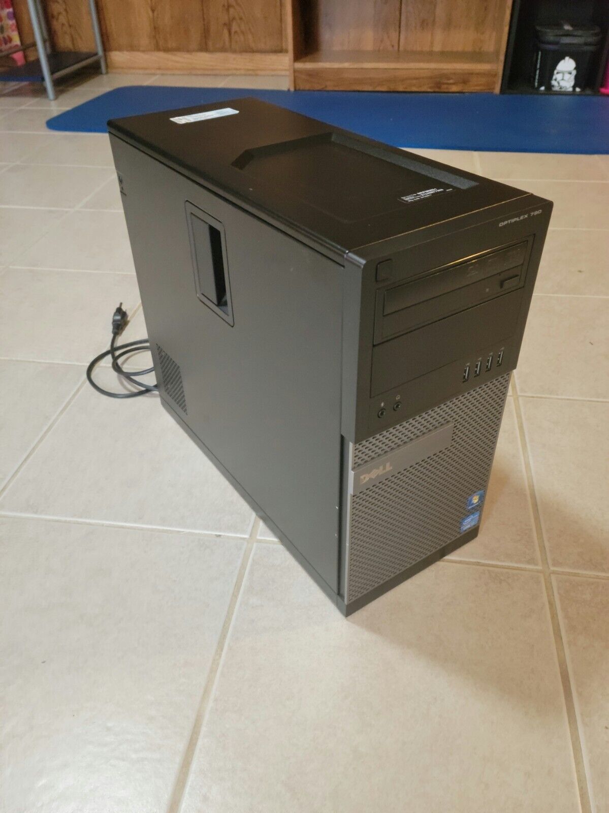 COMPLETE DELL OPTIPLEX 790 COMPUTER i7-2600 3.40GHz 8.0GB RAM 128GB SSD DUAL GPU COMPLETE DELL OPTIPLEX 790 COMPUTER i7-2600 3.40GHz 8.0GB RAM 128GB SSD DUAL GPU
