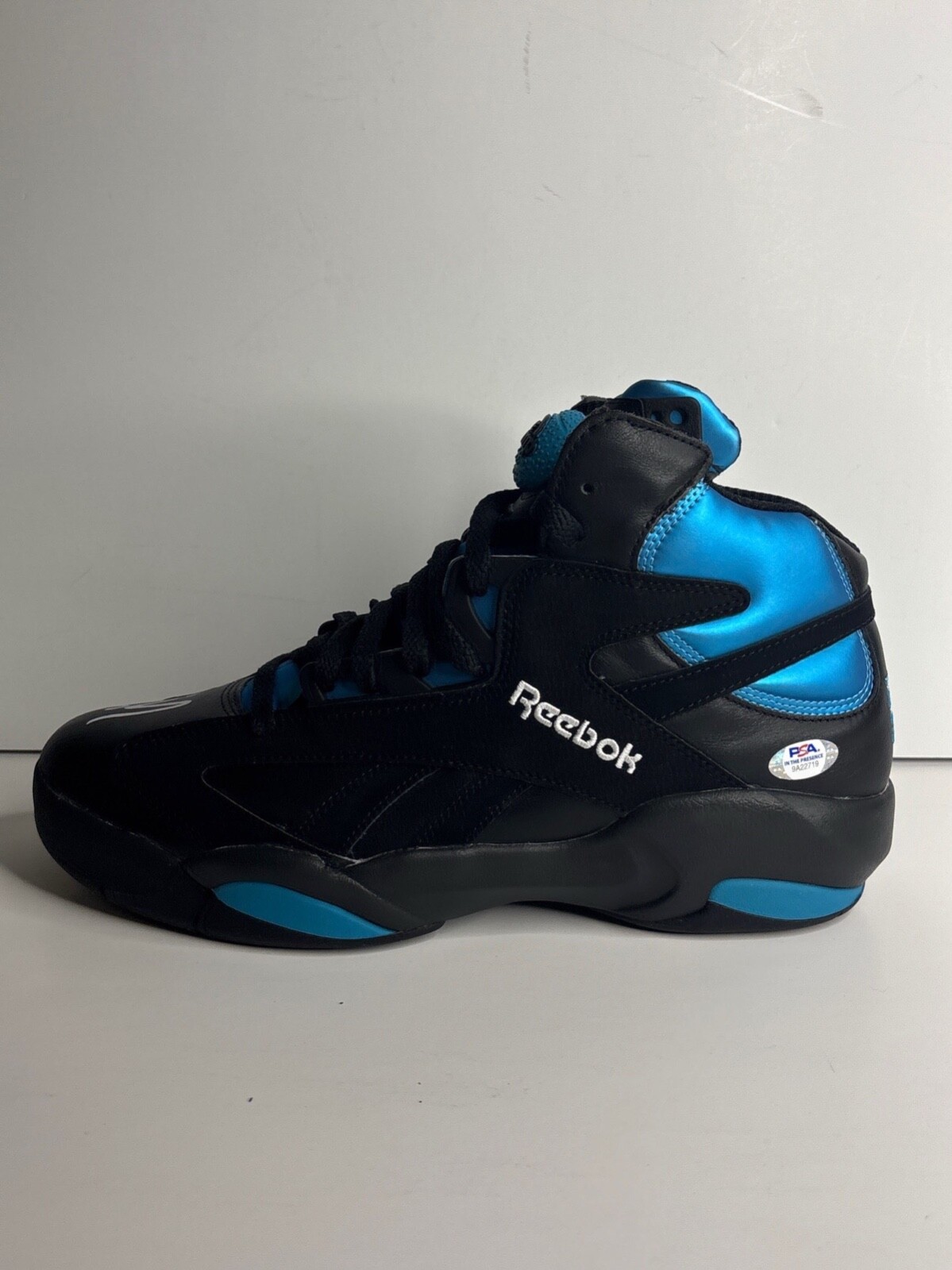 Shaquille O'Neal Signed Brand New Reebok Shaq Attaq Pump