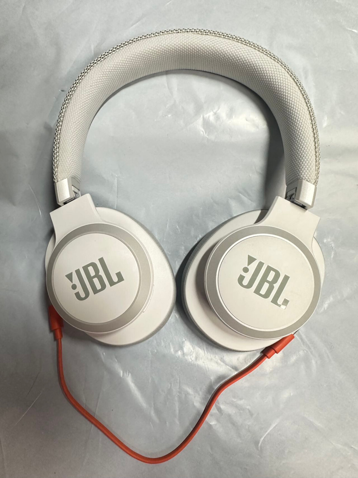 JBL - LIVE 650BTNC Wireless Noise Cancelling Over-The-Ear JBL - LIVE 650BTNC Wireless Noise Cancelling Over-The-Ear