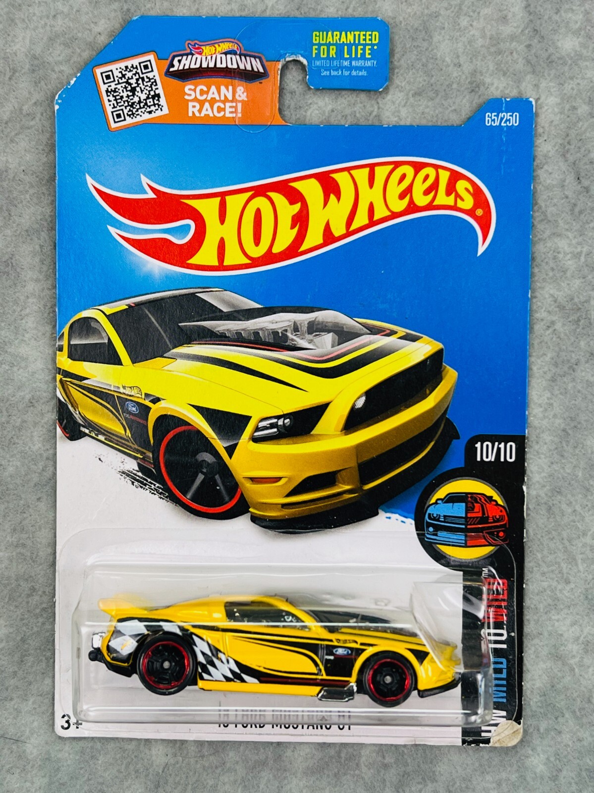 ミニカー Hot Wheels Ford MUSTANG GT Amazon.com: Hot Wheels 2017 Factory Fresh 2015 Ford Mustang